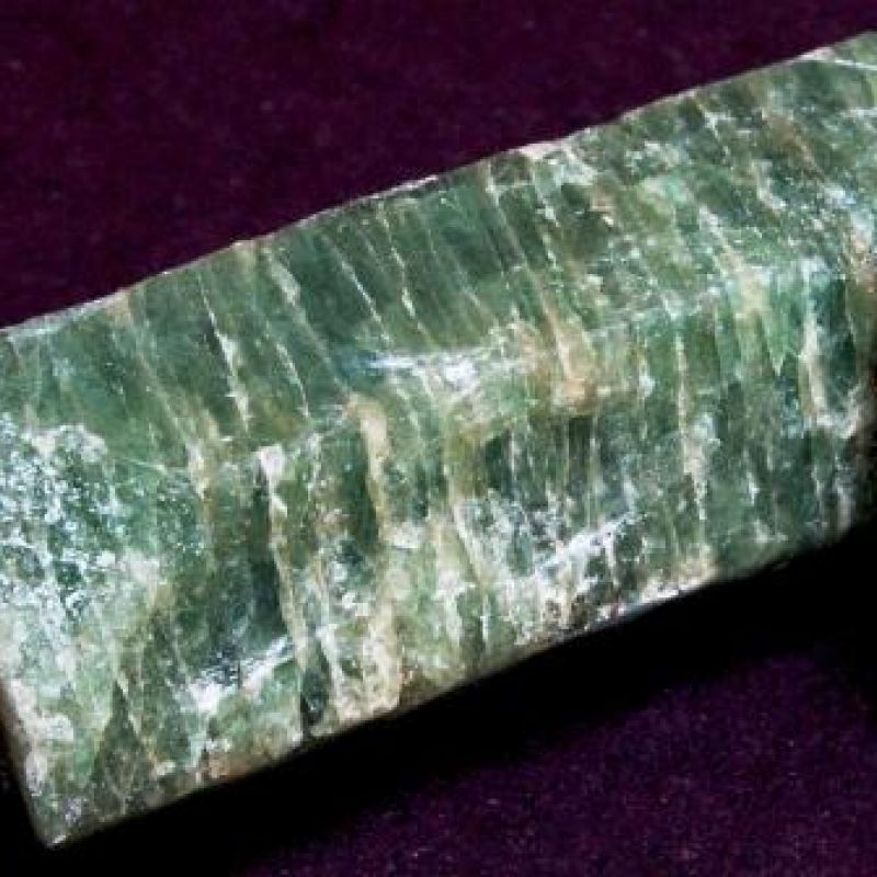 Rough Apatite crystals metaphysical properties, meanings, uses, benefits, healing energies, chakras
